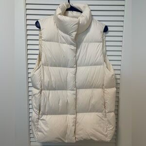 [Moving Sale by 2.27] Uniqlo Ultra Light Puffer Vest in White